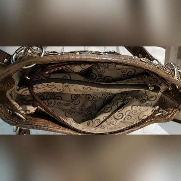 Concealed Carry Fleur De Lis Embellished Handbag - Picture 11 of 12